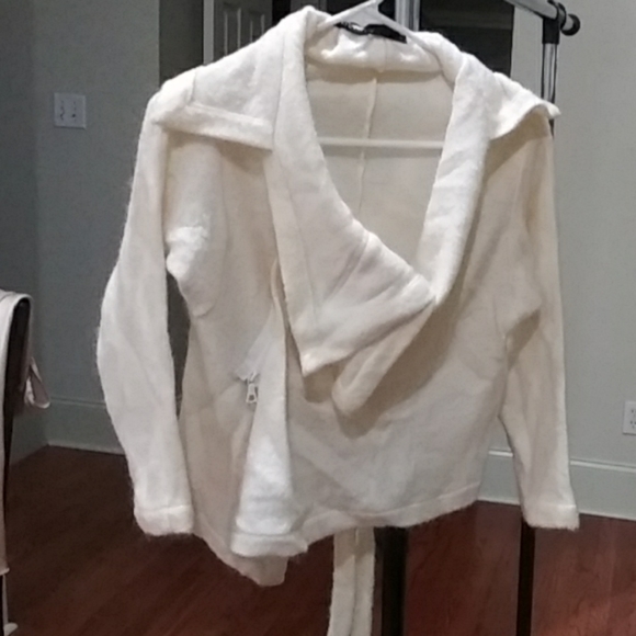 AnnaRita N cream swester - Picture 1 of 4